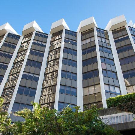 Tiki Hotel Apartments Surfers Paradise 골드코스트 외부 사진