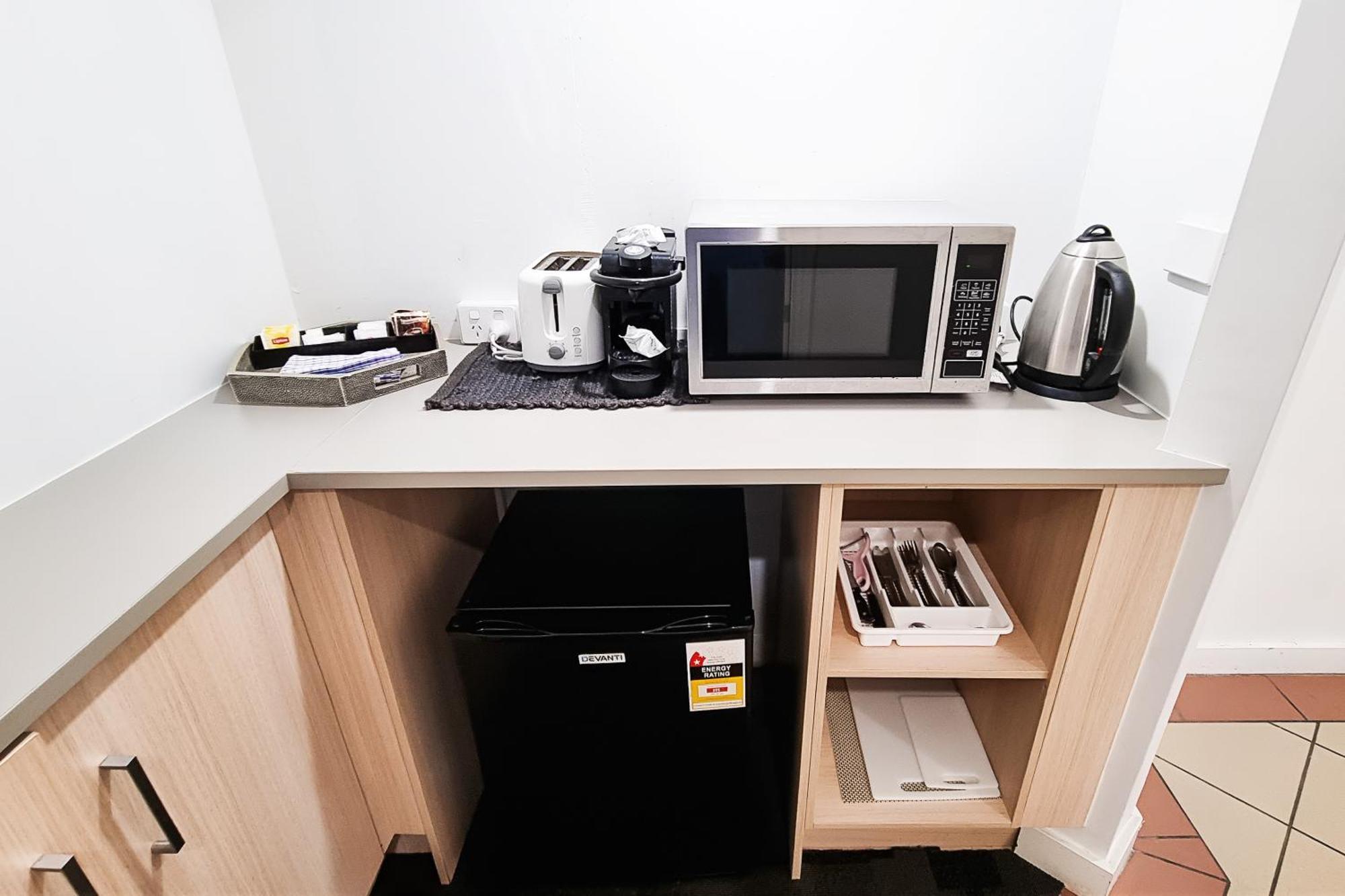 Tiki Hotel Apartments Surfers Paradise 골드코스트 외부 사진