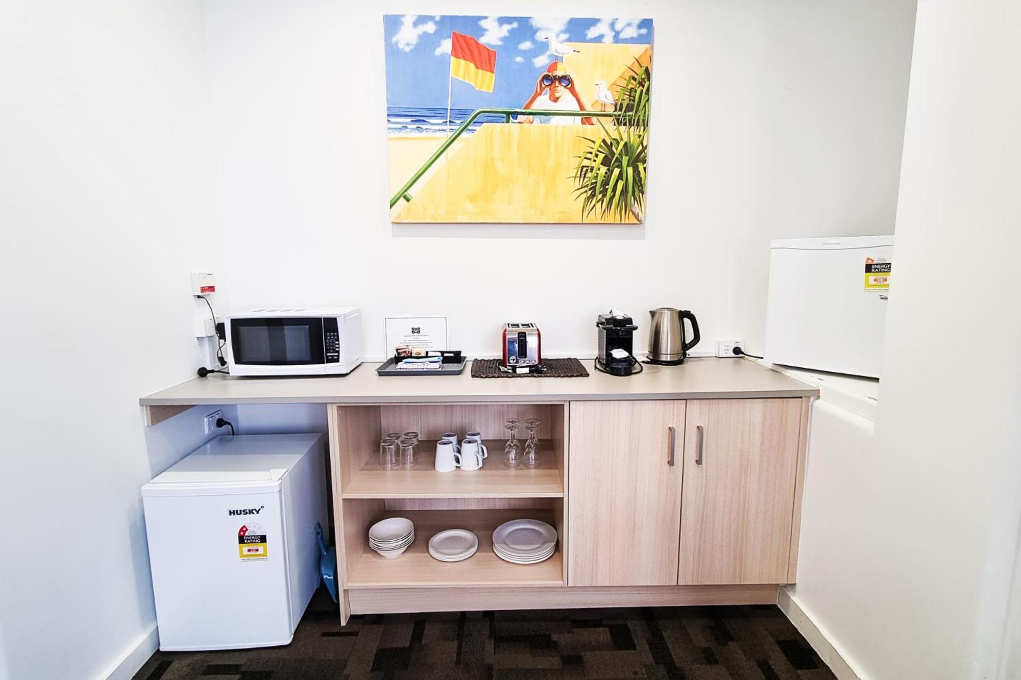 Tiki Hotel Apartments Surfers Paradise 골드코스트 외부 사진