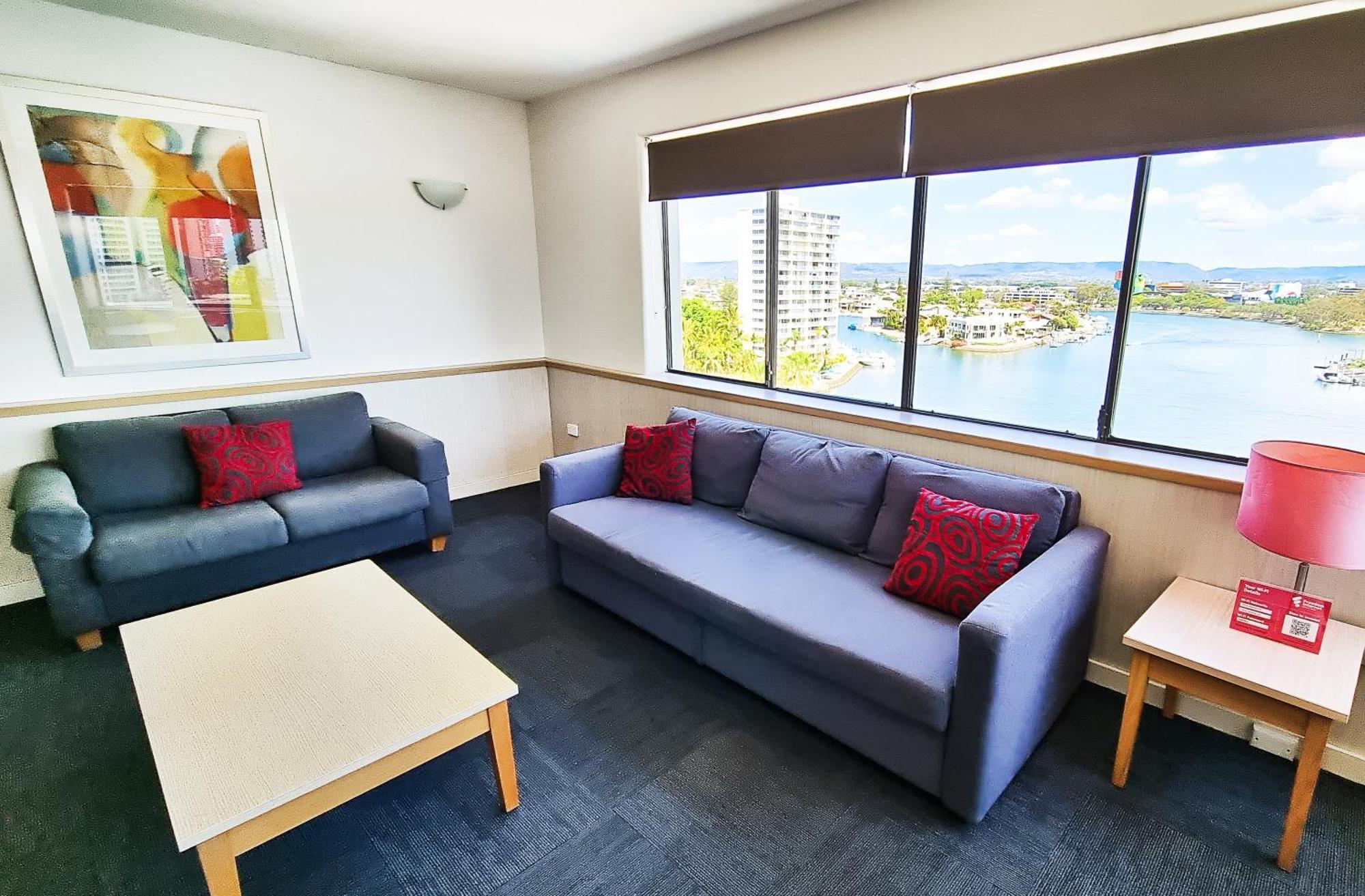 Tiki Hotel Apartments Surfers Paradise 골드코스트 외부 사진