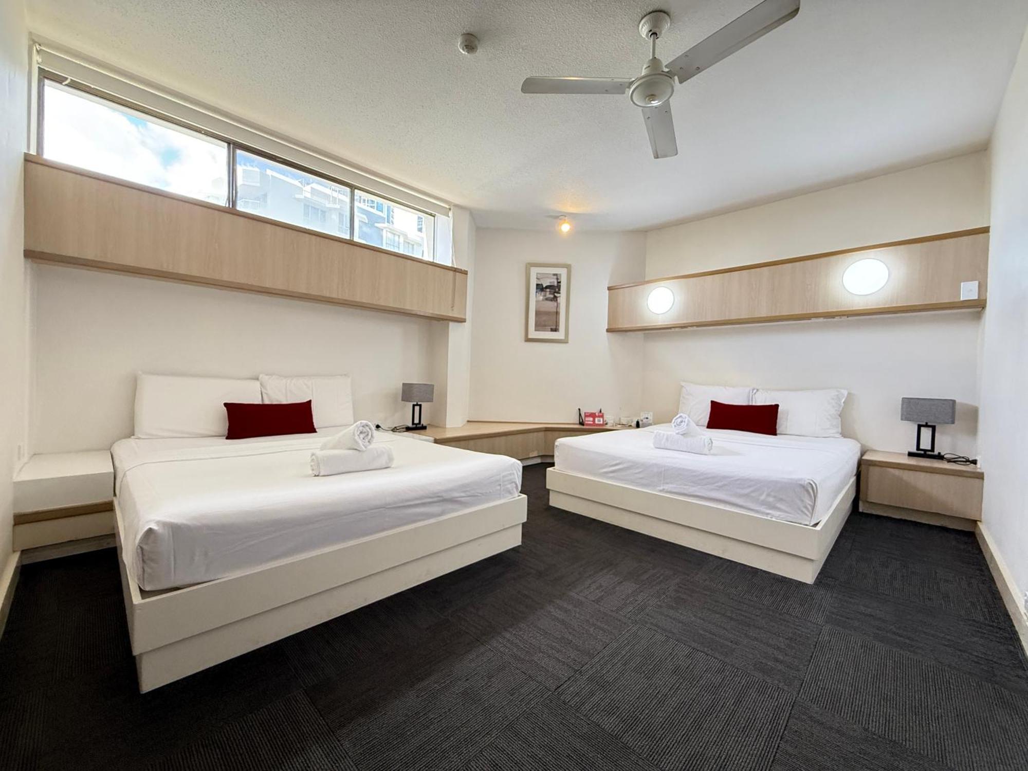 Tiki Hotel Apartments Surfers Paradise 골드코스트 외부 사진