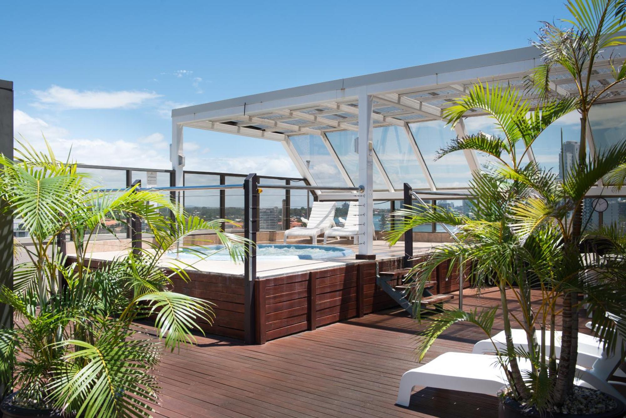 Tiki Hotel Apartments Surfers Paradise 골드코스트 외부 사진