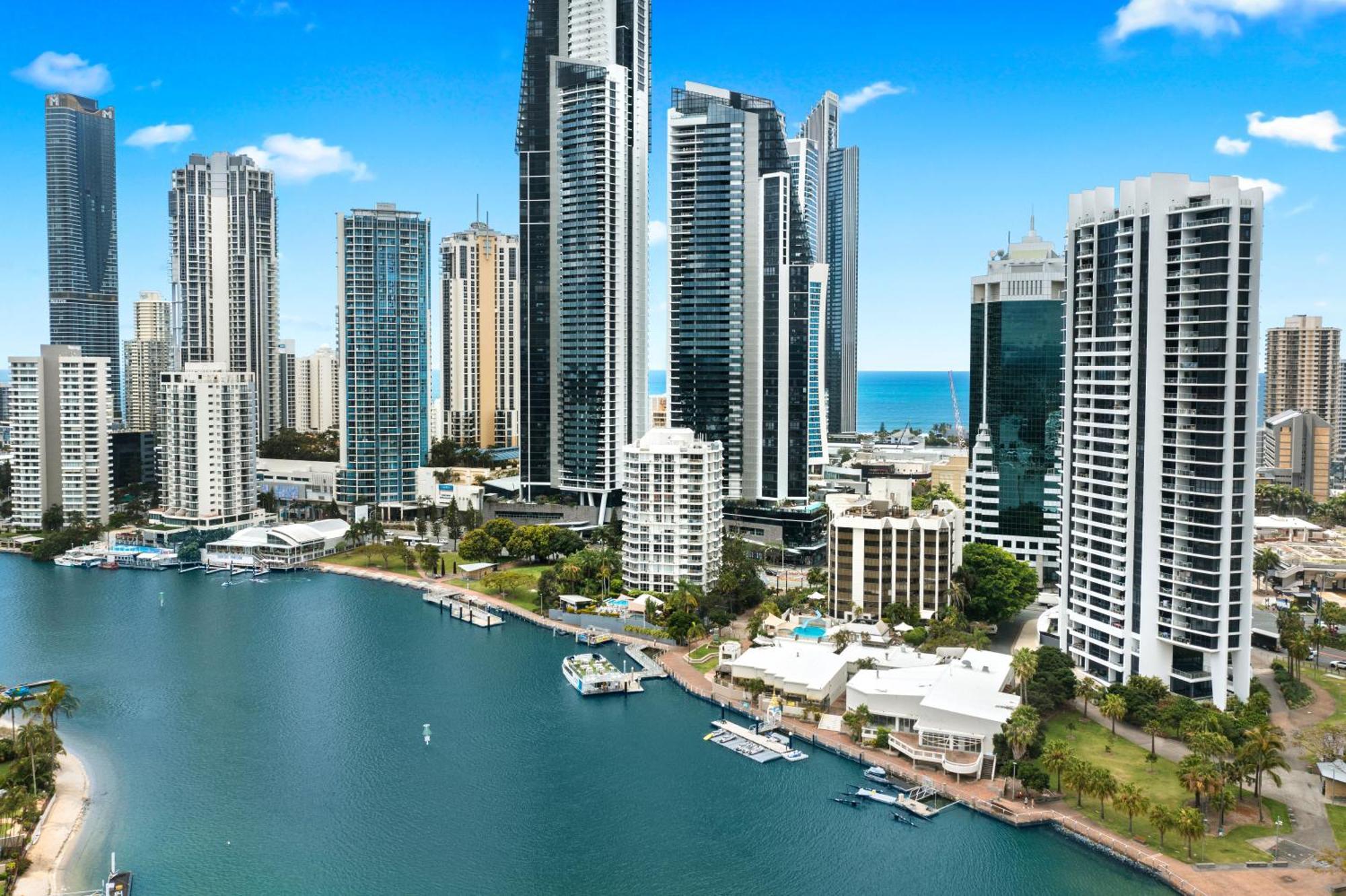 Tiki Hotel Apartments Surfers Paradise 골드코스트 외부 사진