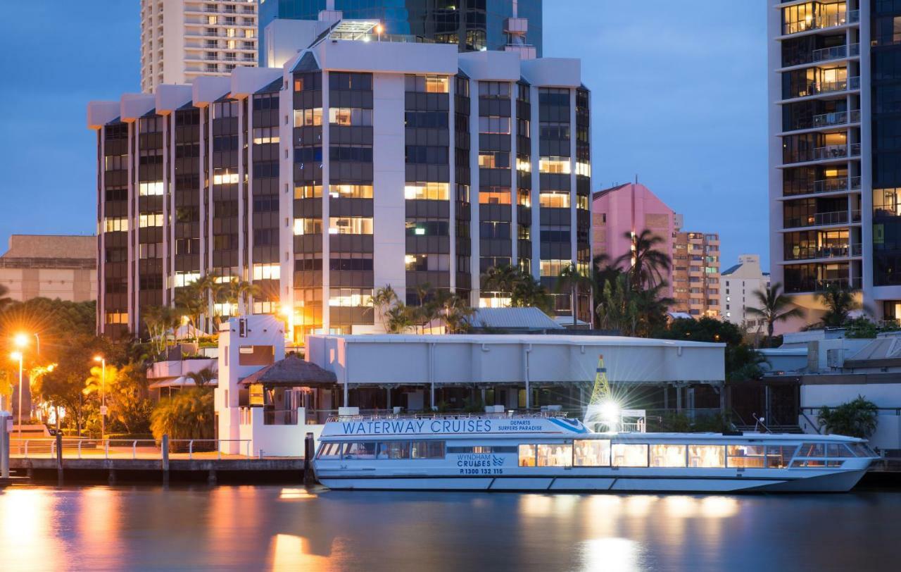 Tiki Hotel Apartments Surfers Paradise 골드코스트 외부 사진